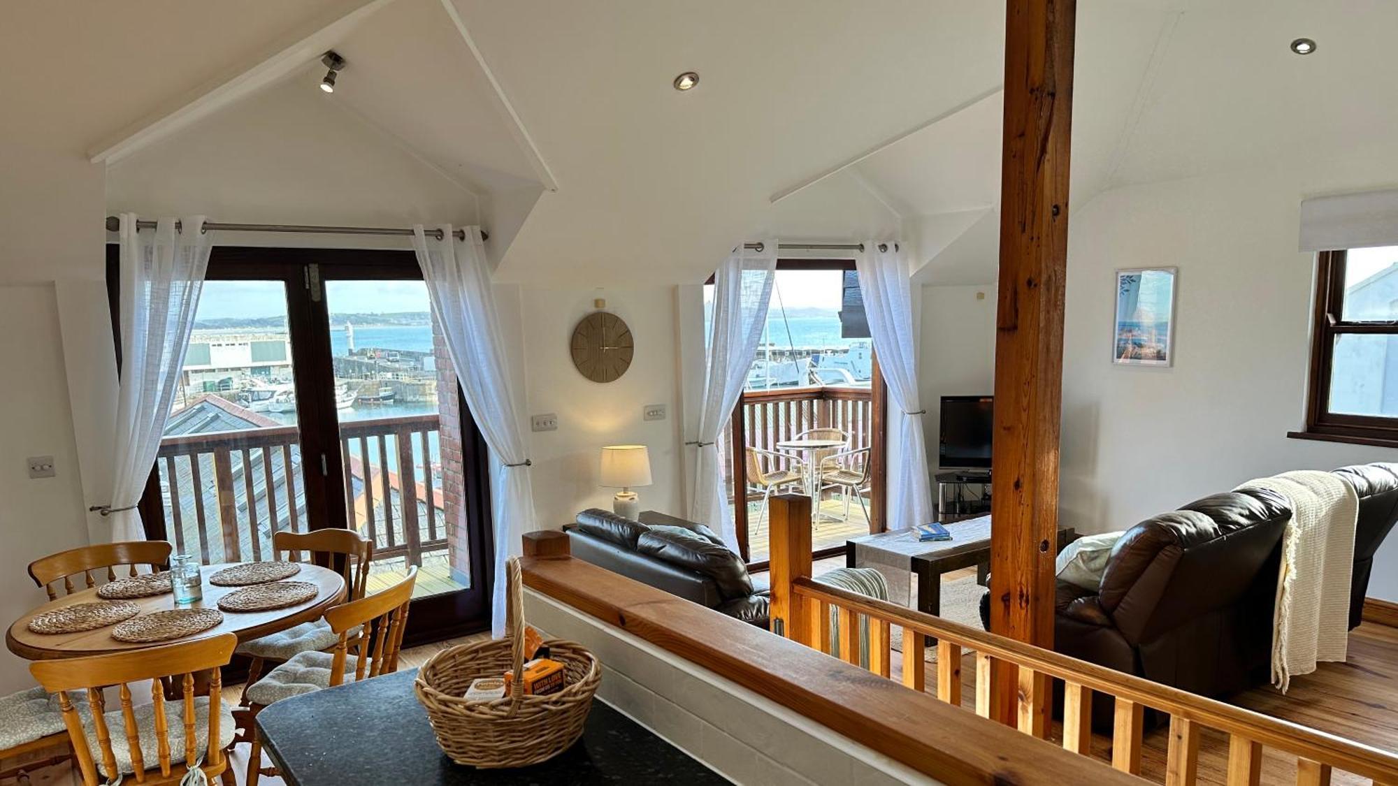 Penthouse 3 - Spacious Harbourside Apartment With Stunning Sea Views Penzance Eksteriør billede