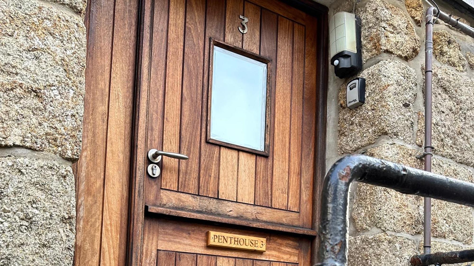 Penthouse 3 - Spacious Harbourside Apartment With Stunning Sea Views Penzance Eksteriør billede
